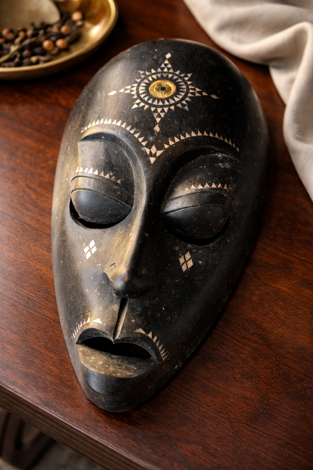 Hand-Carved Tribal Art Mask – Vintage Ebony-Tone Decorative Wall Sculpture